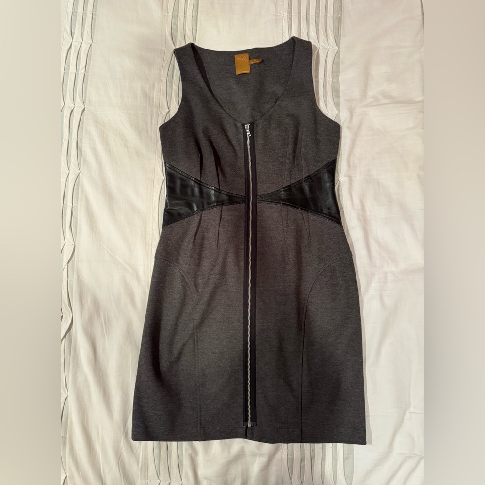 Ali Ro Sleeveless Grey Dress